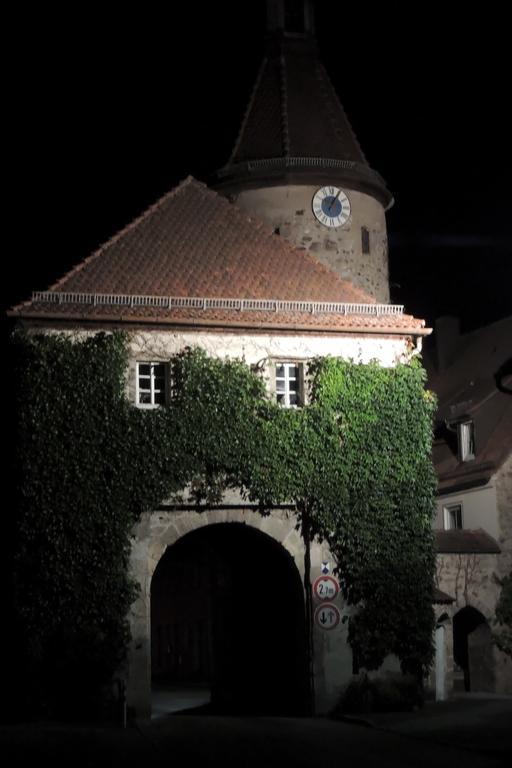 Hotel-Gasthof Neue Post Leutershausen  Экстерьер фото