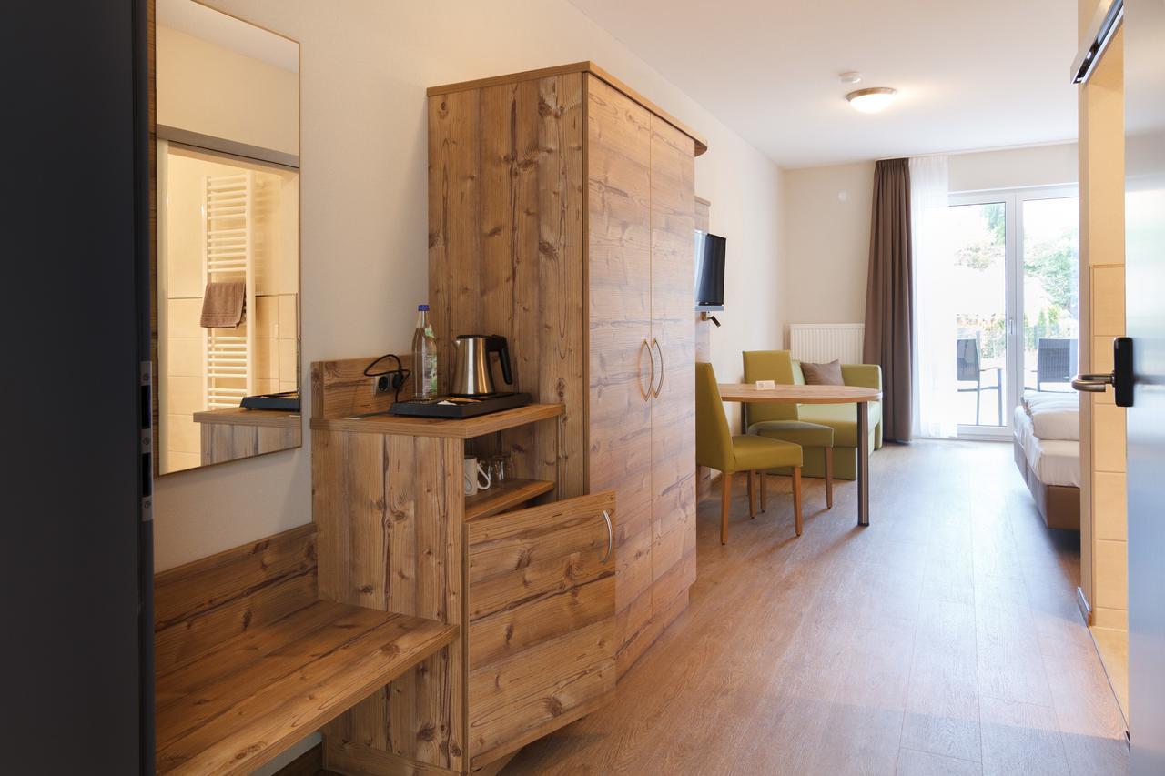 Hotel-Gasthof Neue Post Leutershausen  Экстерьер фото
